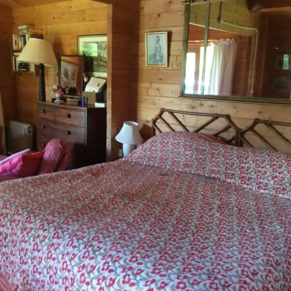 Sleeps2- Wifi - Walkers Paradise - South Facing