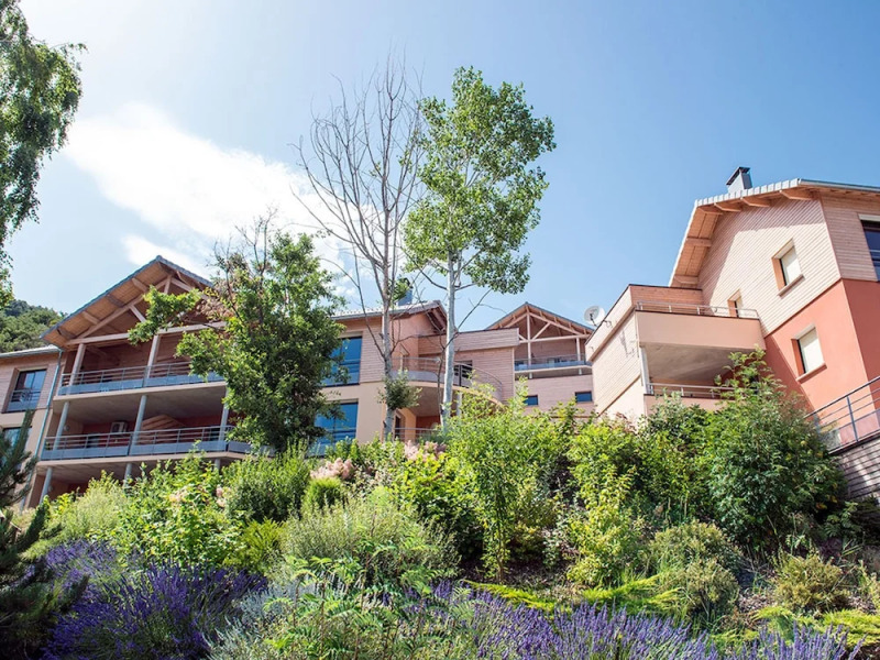 Luxury Apartment With a View of the Mountain Lake of Chorges