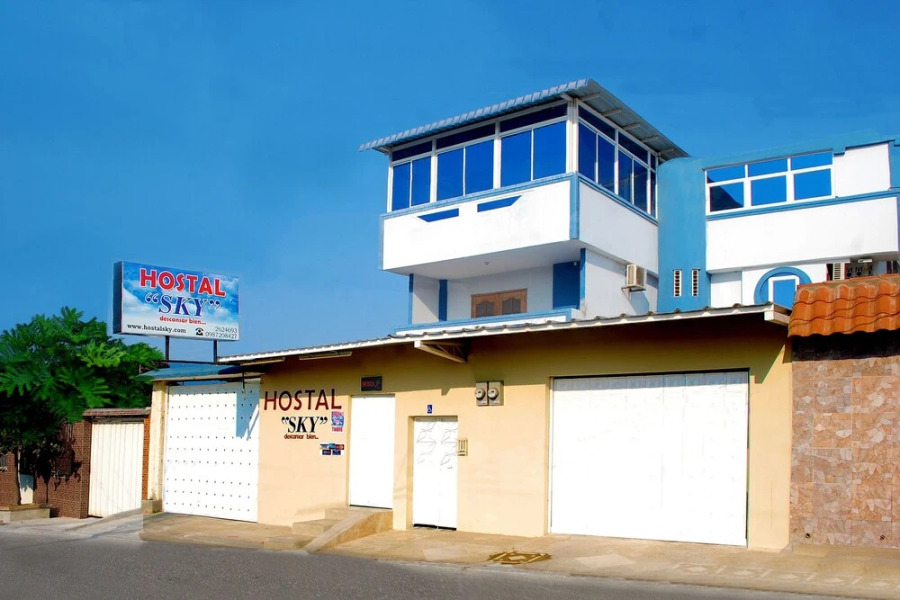 Hostal Sky