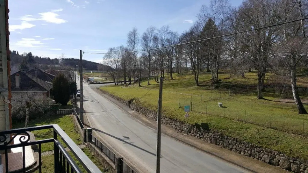 Tower view 2 bedroom apartment - crocq creuse