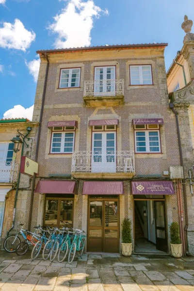 Caminha Hostel & Suites