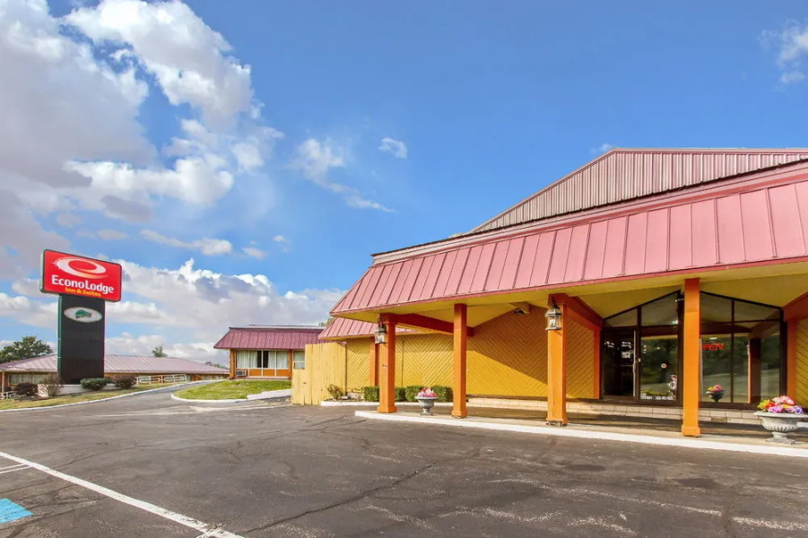 Econo Lodge Inn & Suites Gilbertsville