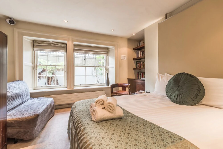 The Oscar Wilde Suite by 5STARSTAY
