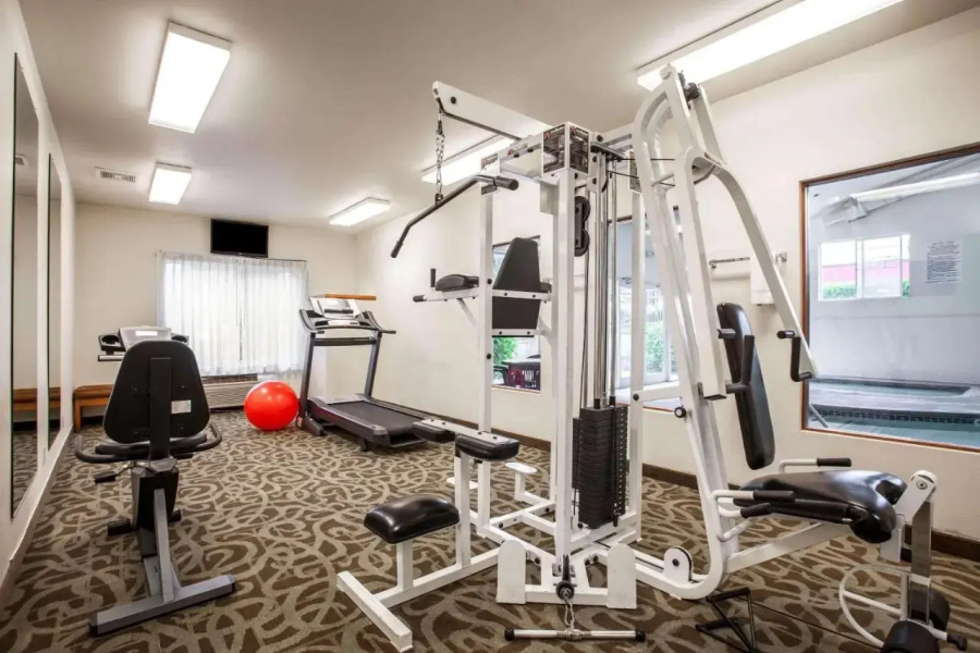 Quality Inn & Suites - 3 Stars