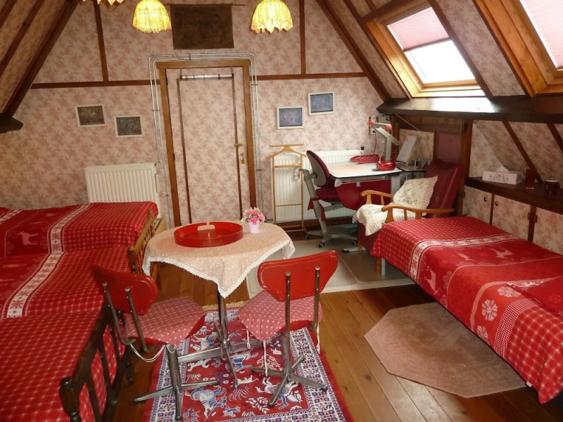 Bruges style cosy villa B&B in green environment 8 km from Brussels