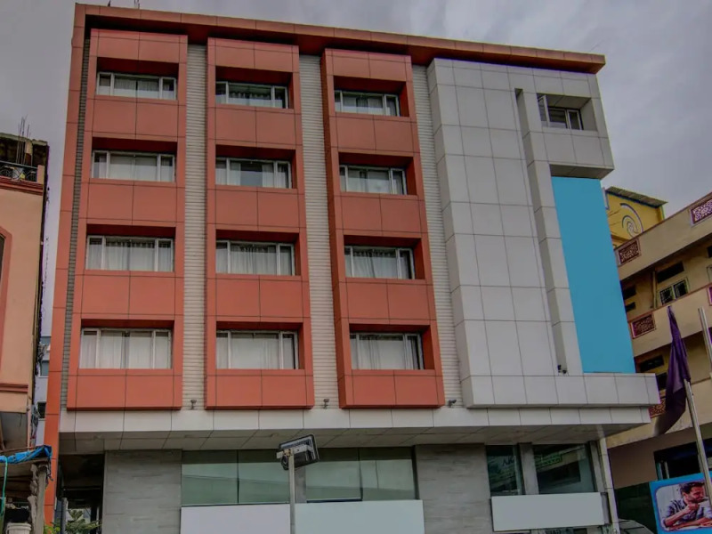 OYO 15108 Hotel Galaxy Inn