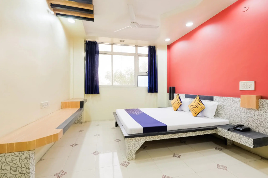 SPOT ON 62975 Hotel Harshdeep