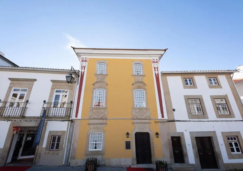 Casa Amarela TH & National Monument
