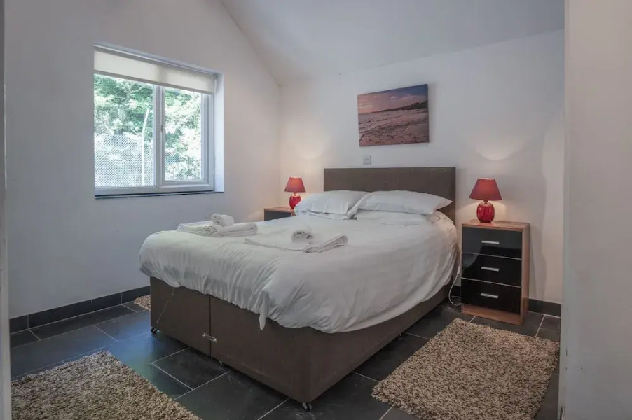 Manor View - 1 Bedroom Apartment - Pendine