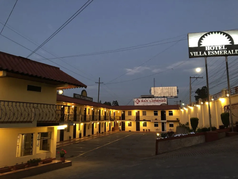 Hotel y Restaurante Villa Esmeralda
