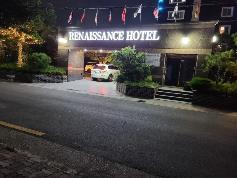 Renaissance Hotel