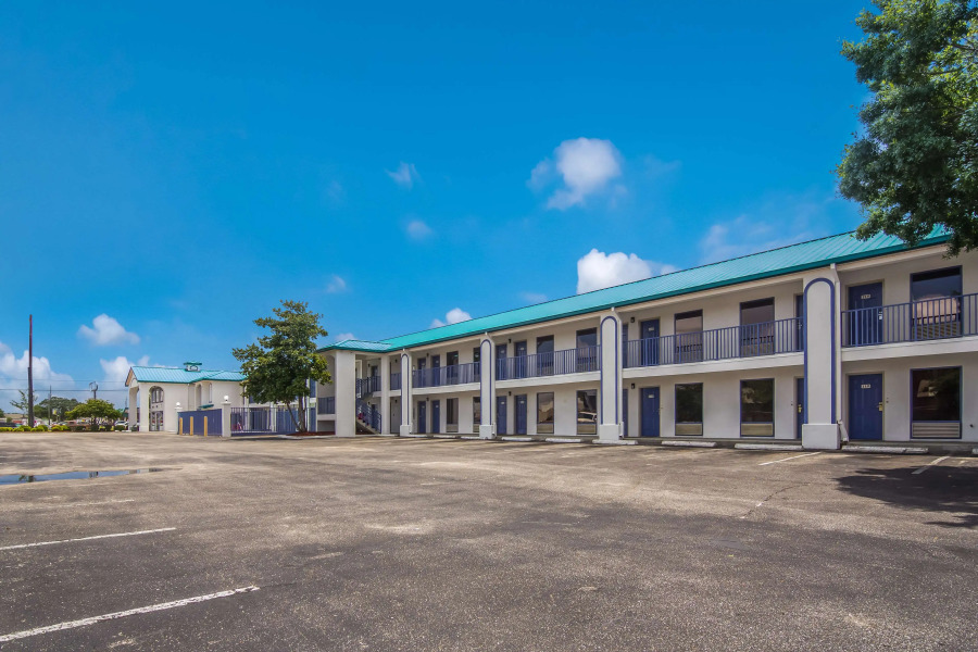 Motel 6 Pensacola, FL - NAS