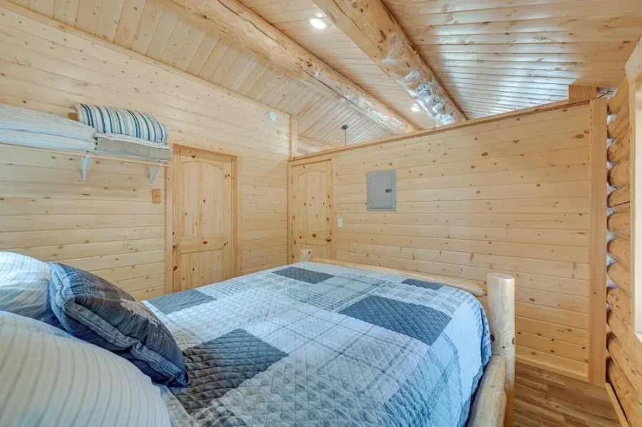 Woodsy Cabin Near Kenai River: Great for Anglers!