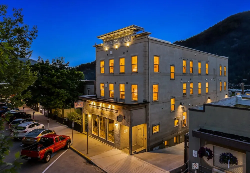 Stirling All Suites Hotel