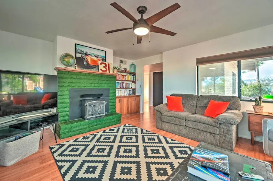 Pet-friendly Gem w/ Treehouse: 20 Mi to Sedona