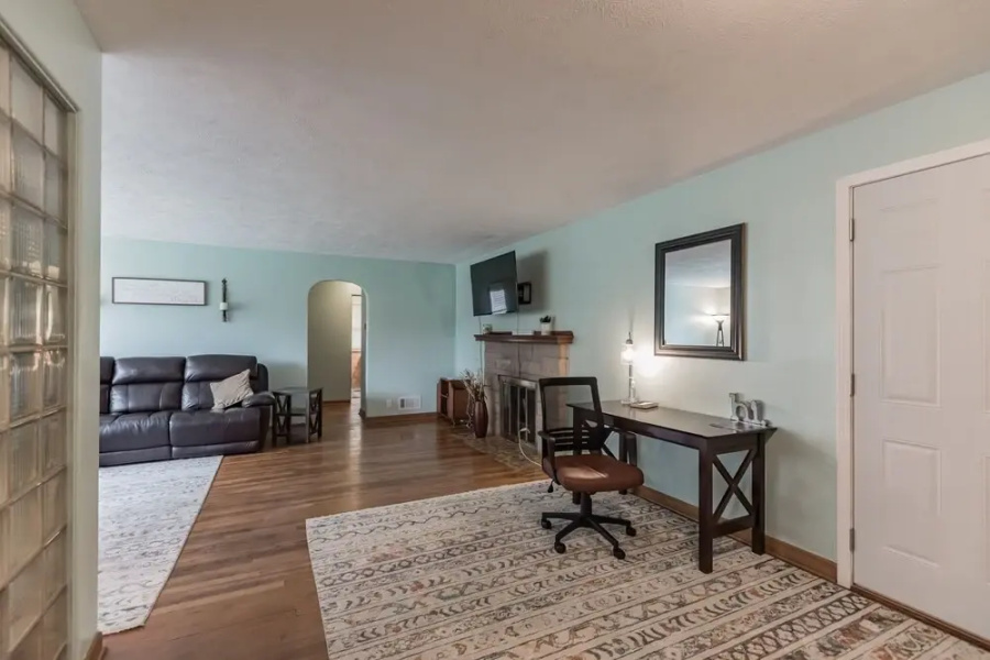 Quiet Comfy 2 Br Home In South Bend, Minutes From Notre Dame! Pet Friendly! 2 Bedroom Home by Redawning