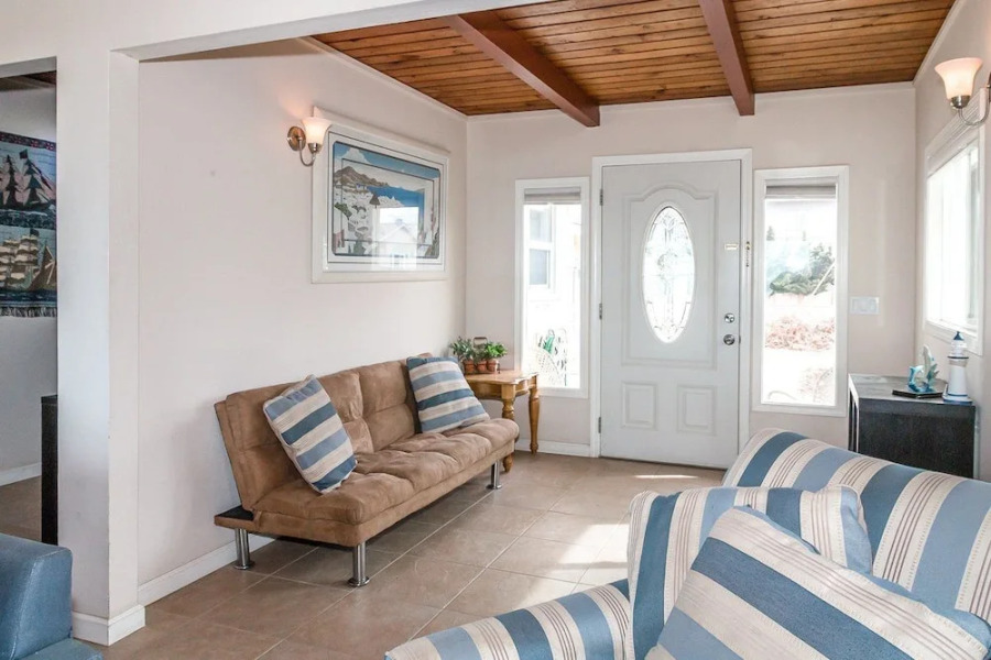 Oceanfront  W/ Direct Beach Access 3 Bedroom Home