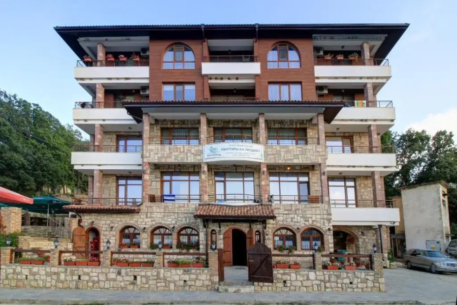 Complex Hunter's Beach