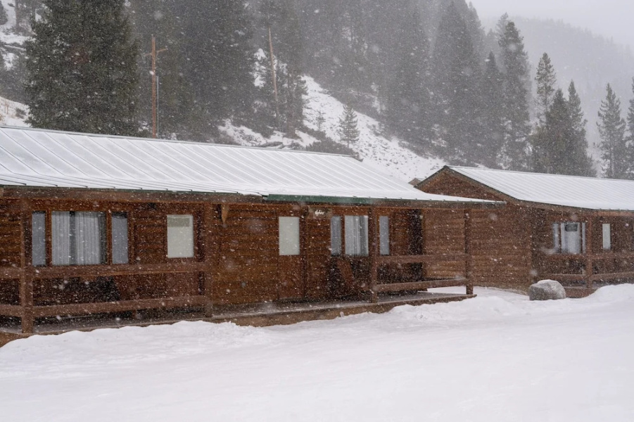 320 Guest Ranch