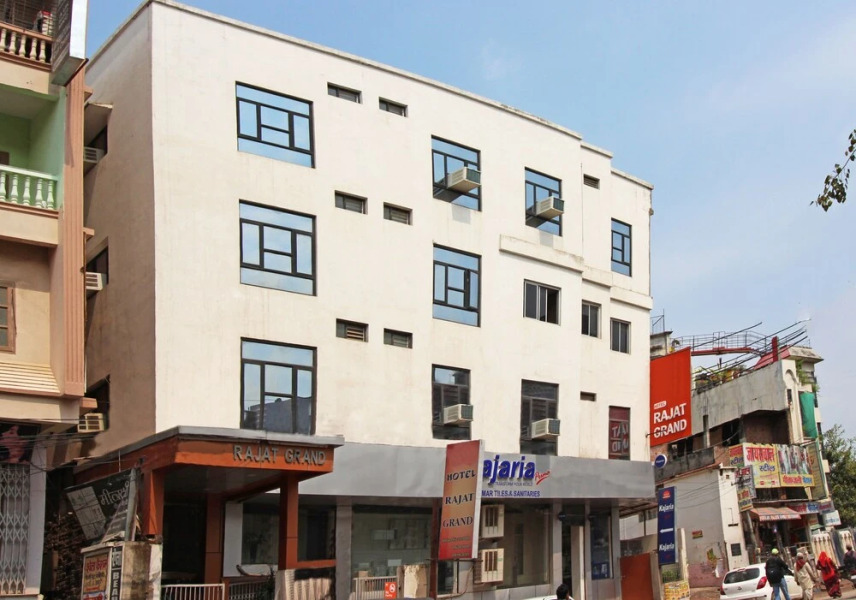 OYO 4398 Hotel Rajat Grand