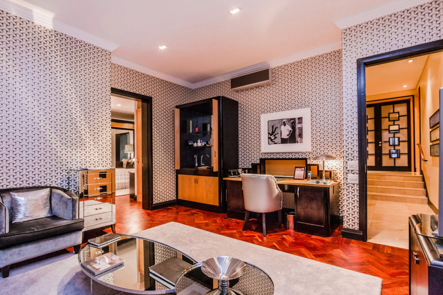 No5 Boutique Art Hotel by Mantis