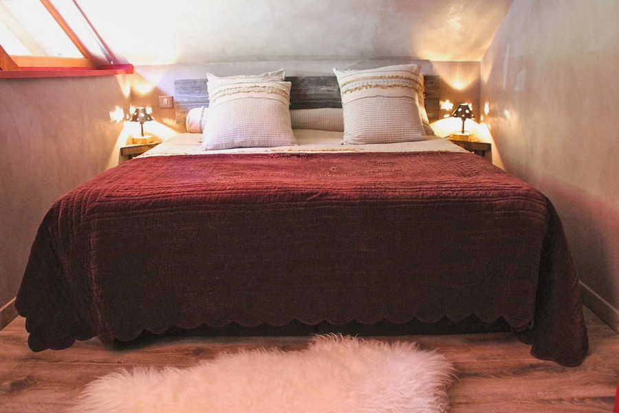 Cosy, 2-bedroom Chalet With Mountain Views Minutes From the Slopes!