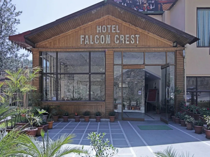 OYO 22122 Hotel Falcon Crest