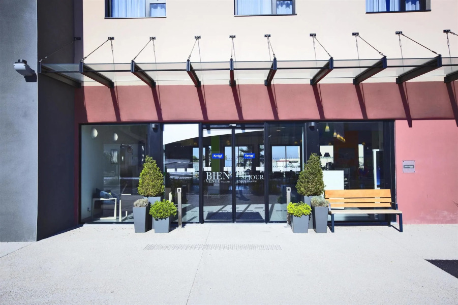 Holiday Inn Express Marseille Airport by IHG