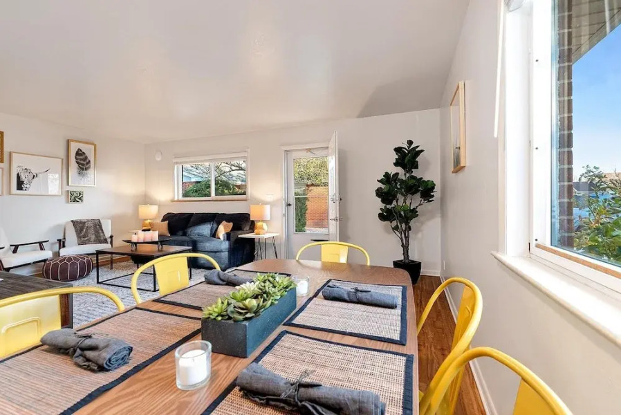 Gorgeous Hideout Near Old Town – Free Bikes!!