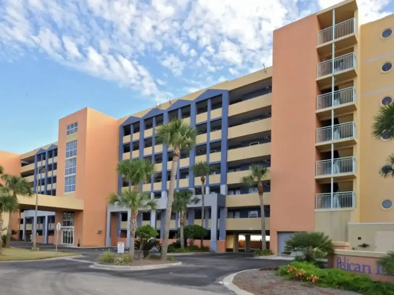 Pelican Isle 606