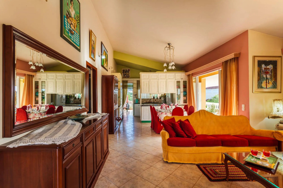 Beachfront luxury villa-Private pool,Garden Heaven