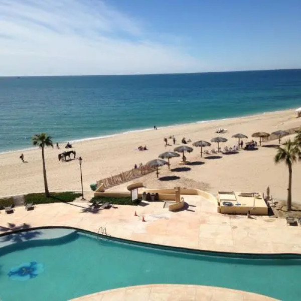 Sea-esta Condo On The Beach