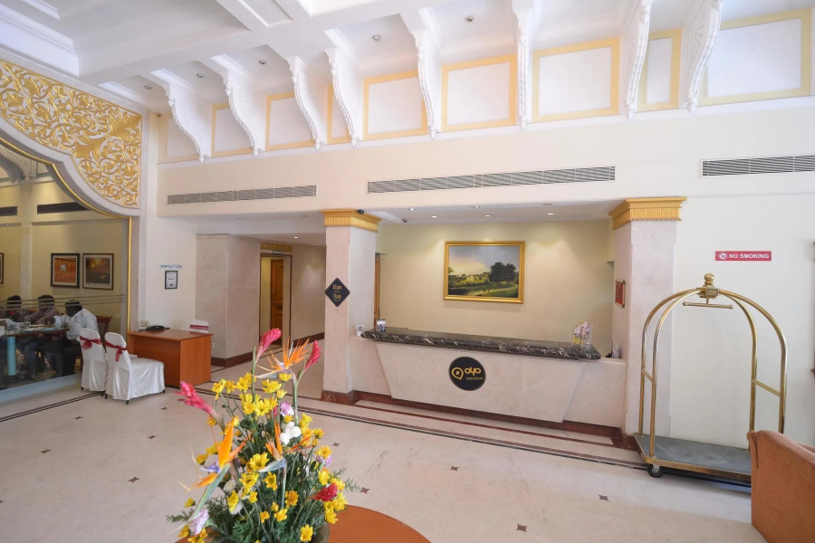 OYO 1929 Hotel Royal Court