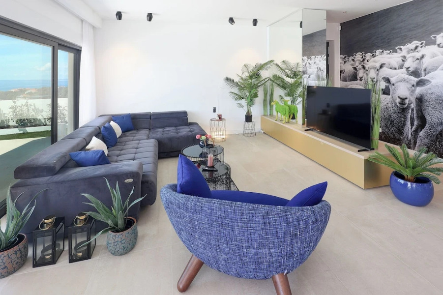 Luxury villa 360 - private heated pool