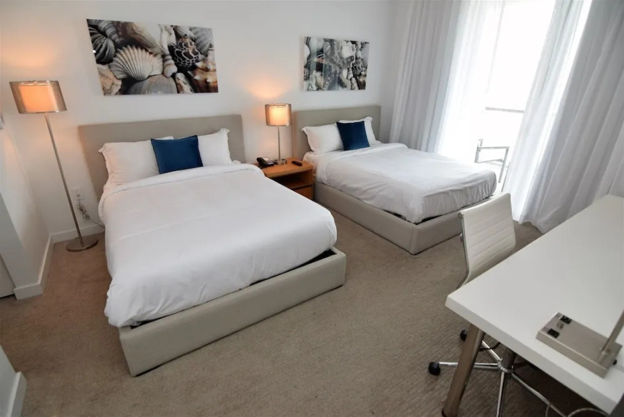 Stunning Bay Views 2 Bed 2 Bath Residence @ Beachwalk