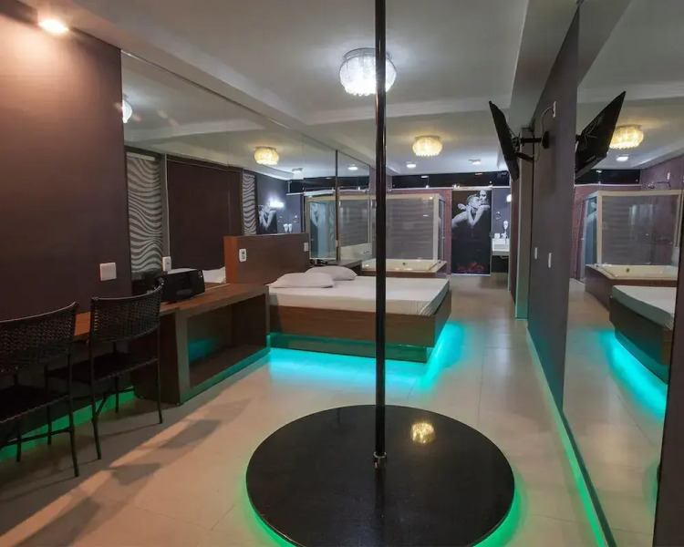 A Praia Motel - Adults Only