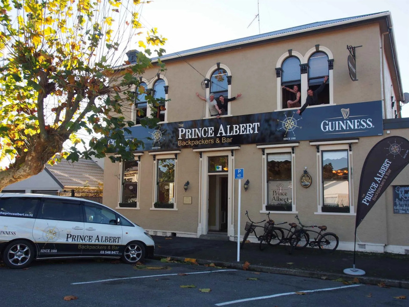 The Prince Albert Backpackers & Bar
