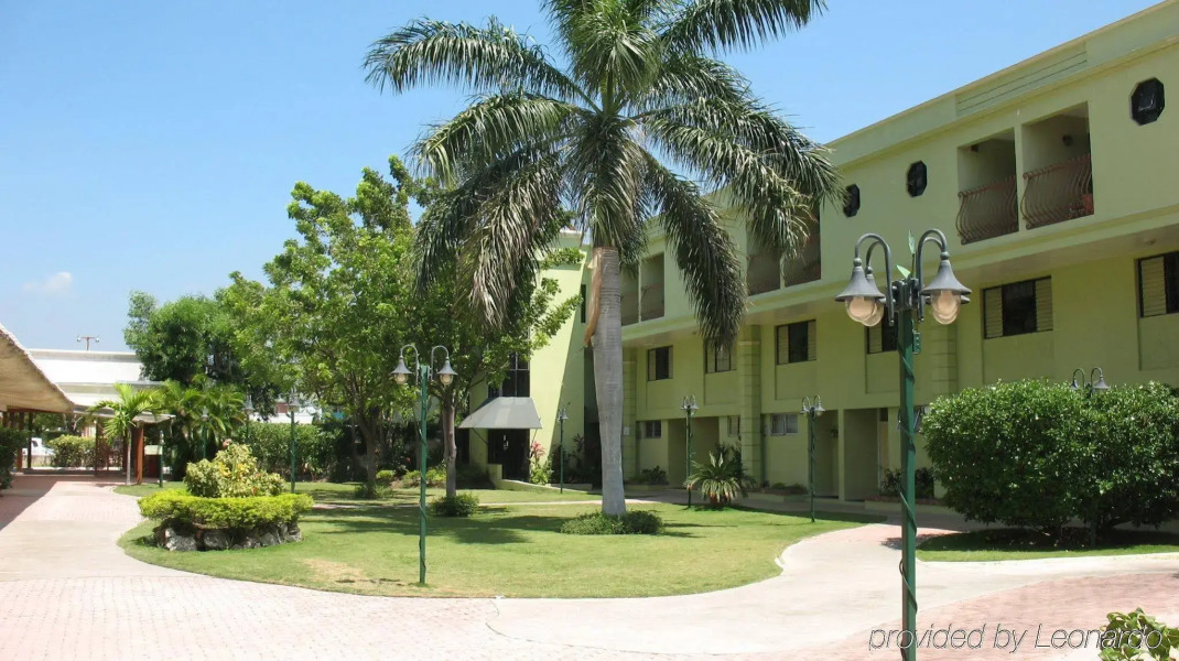 The Knutsford Court Hotel