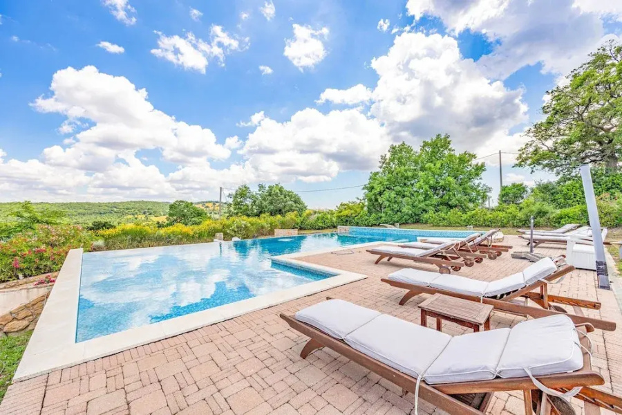 Pool Villa Angela Whirlpool