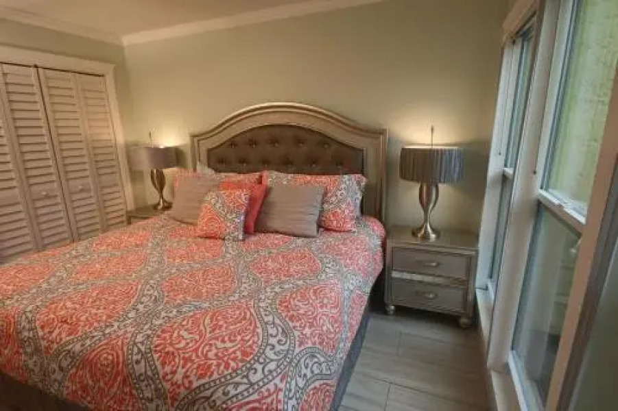 1/1 bed&bath condos 5 min drive to Siesta