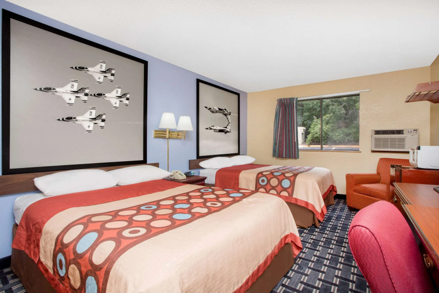 Super 8 by Wyndham Warner Robins