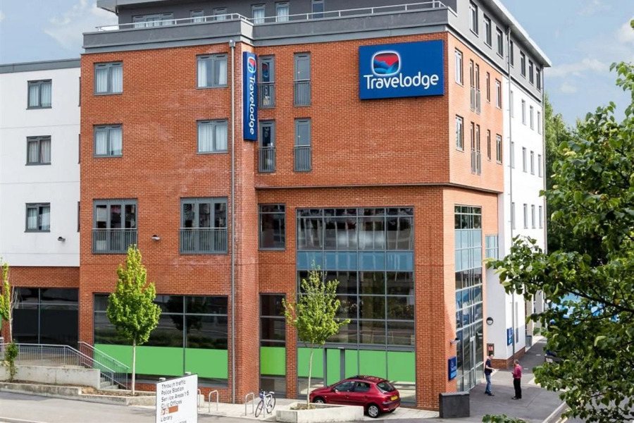 Travelodge Camberley Central