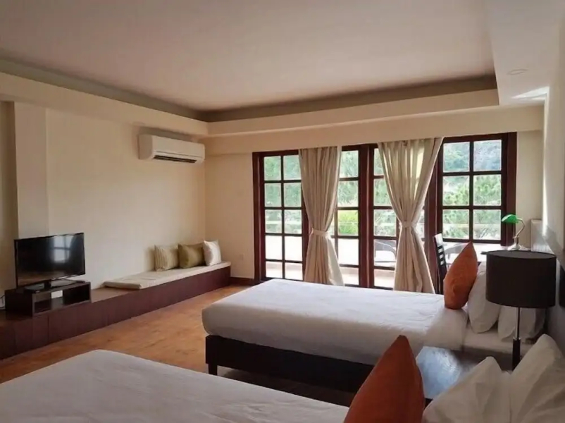 Khuru Resort