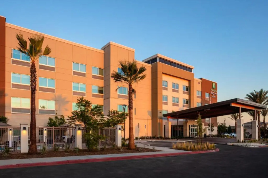 Holiday Inn Express & Suites Moreno Valley - Riverside by IHG