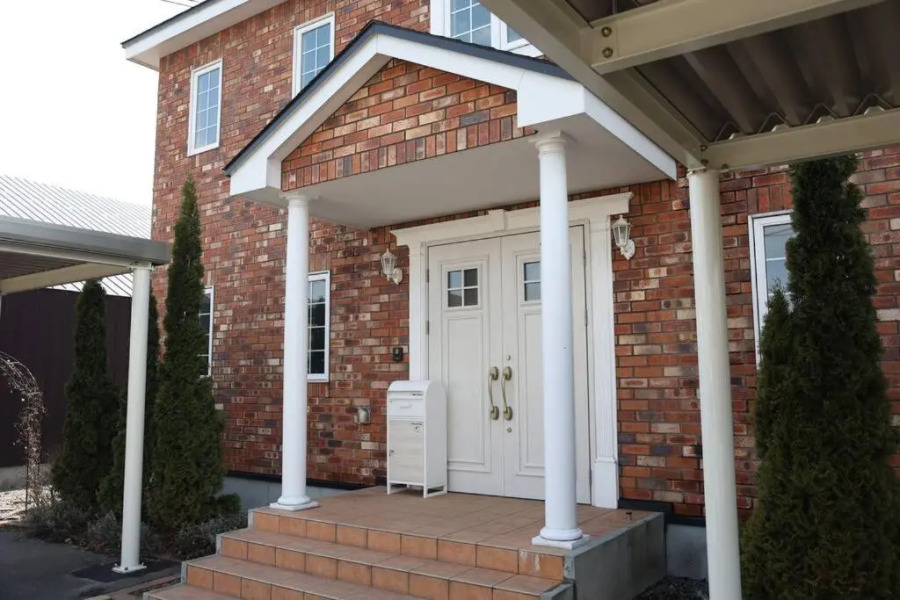 The Garnet Higashikawa