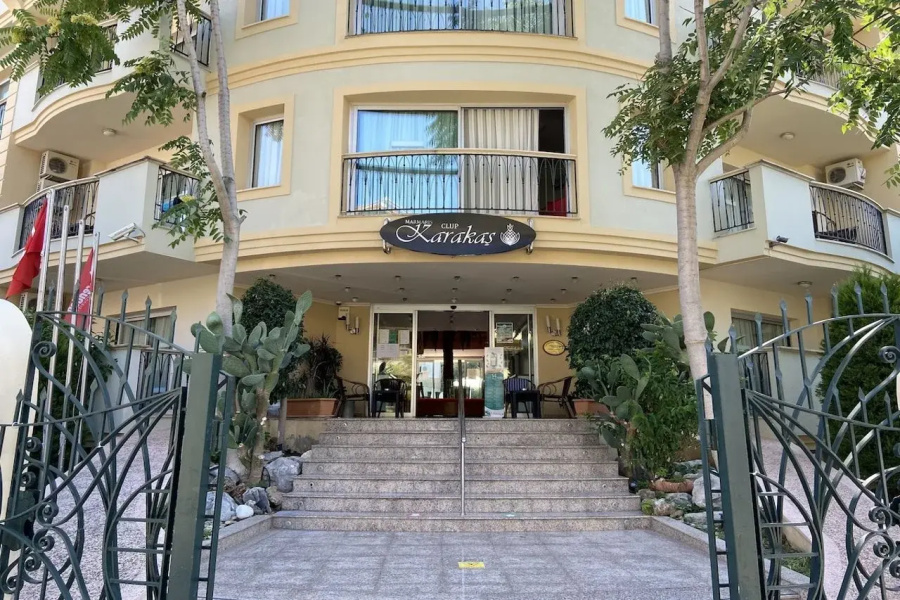 Club Karakas Apart