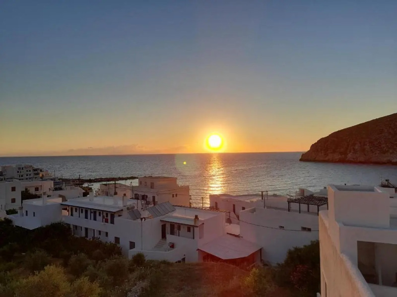 white house apollon naxos