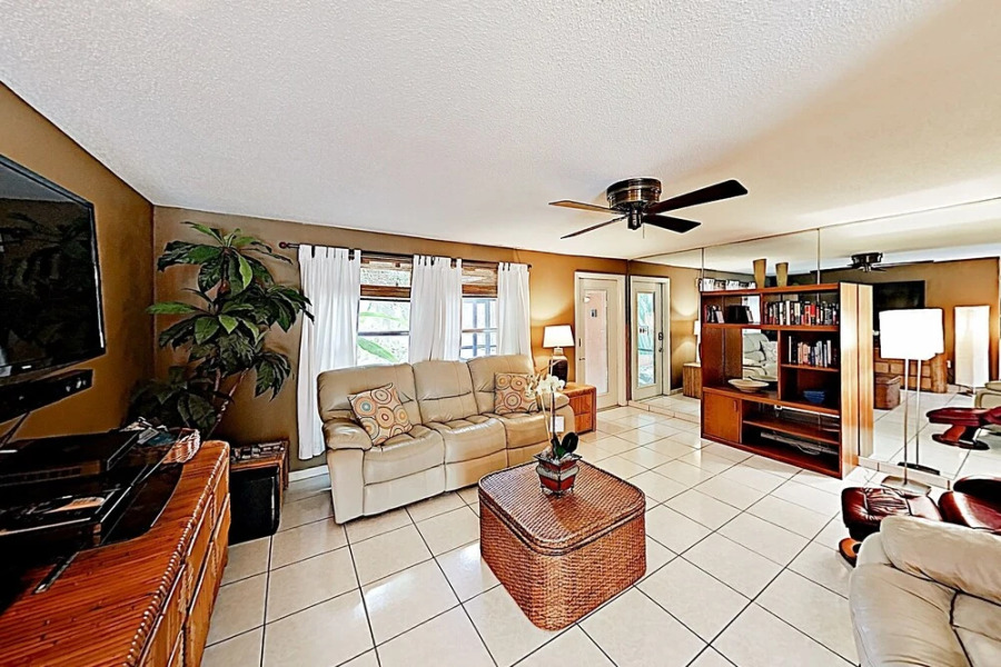 Tropical Gem on Water - 3 Br Home
