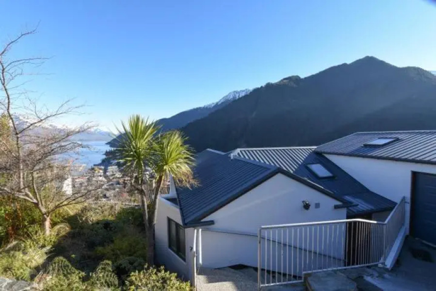 The Queenstown Bothy