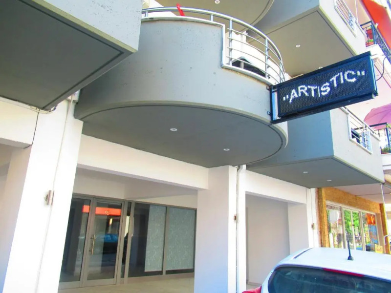 Artistic Rent Rooms & Apartments